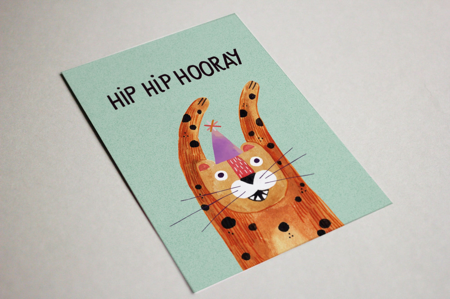Postkarte Leo Geburtstag Hip Hip Hooray