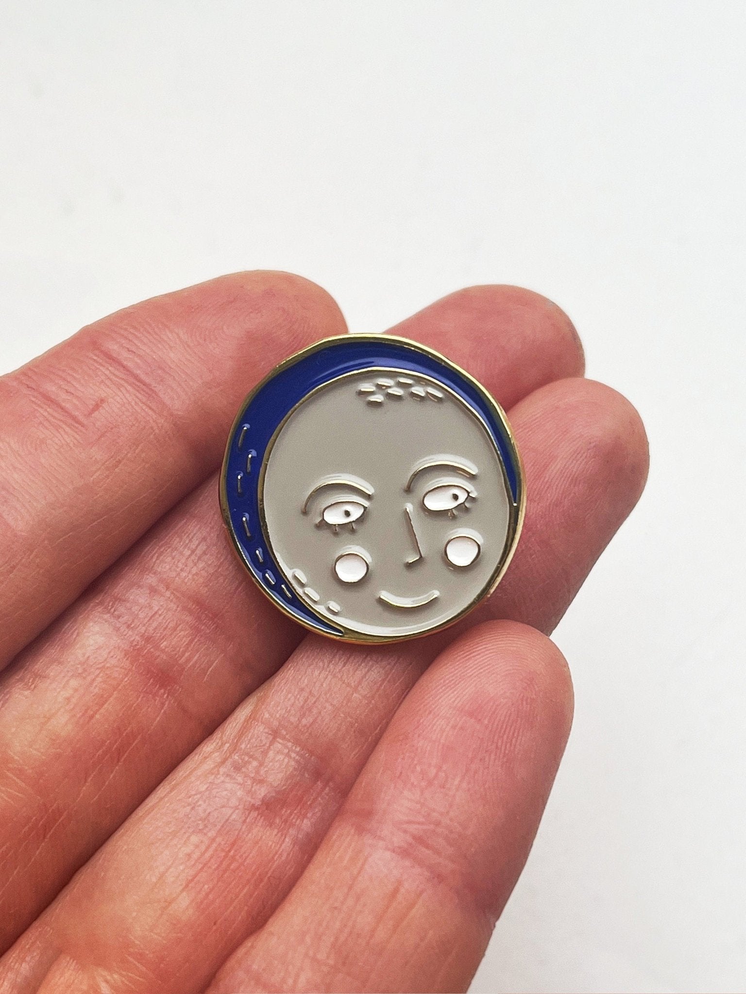 Emaillepin Mond Softemaille - Halber Hahn
