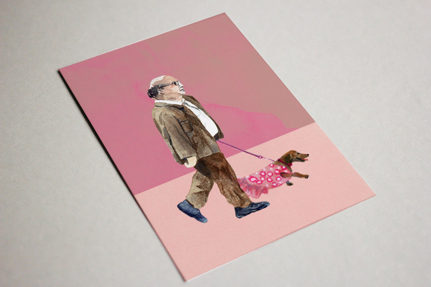Postkarte Danny DeVito mit Dackel